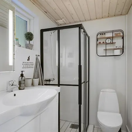 Holiday home Gisl - 400m From The Sea By Interhome