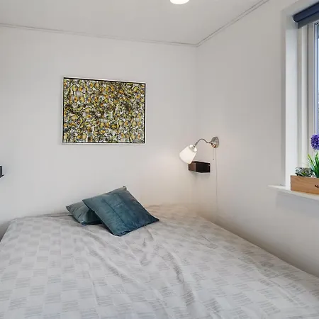 Gisl - 400m From The Sea By Interhome
