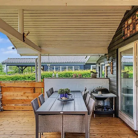 Gisl - 400m From The Sea By Interhome