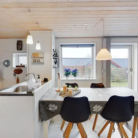 Gisl - 400m From The Sea By Interhome *