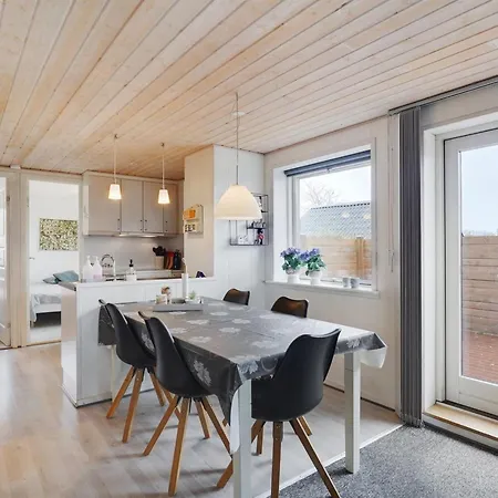 Gisl - 400m From The Sea By Interhome בית נופש *