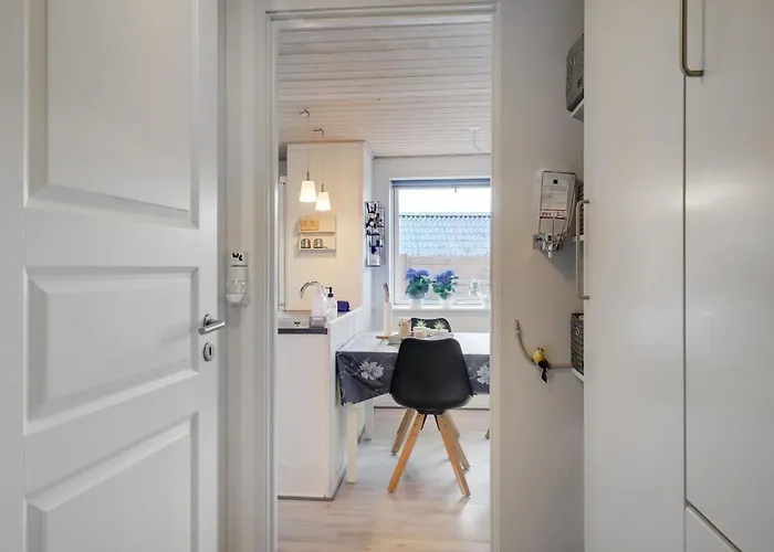 Gisl - 400m From The Sea By Interhome